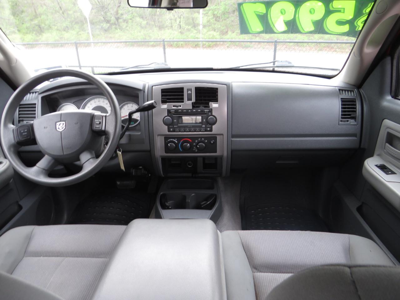 Dodge Dakota 4dr Quad Cab 131 SLT 2006