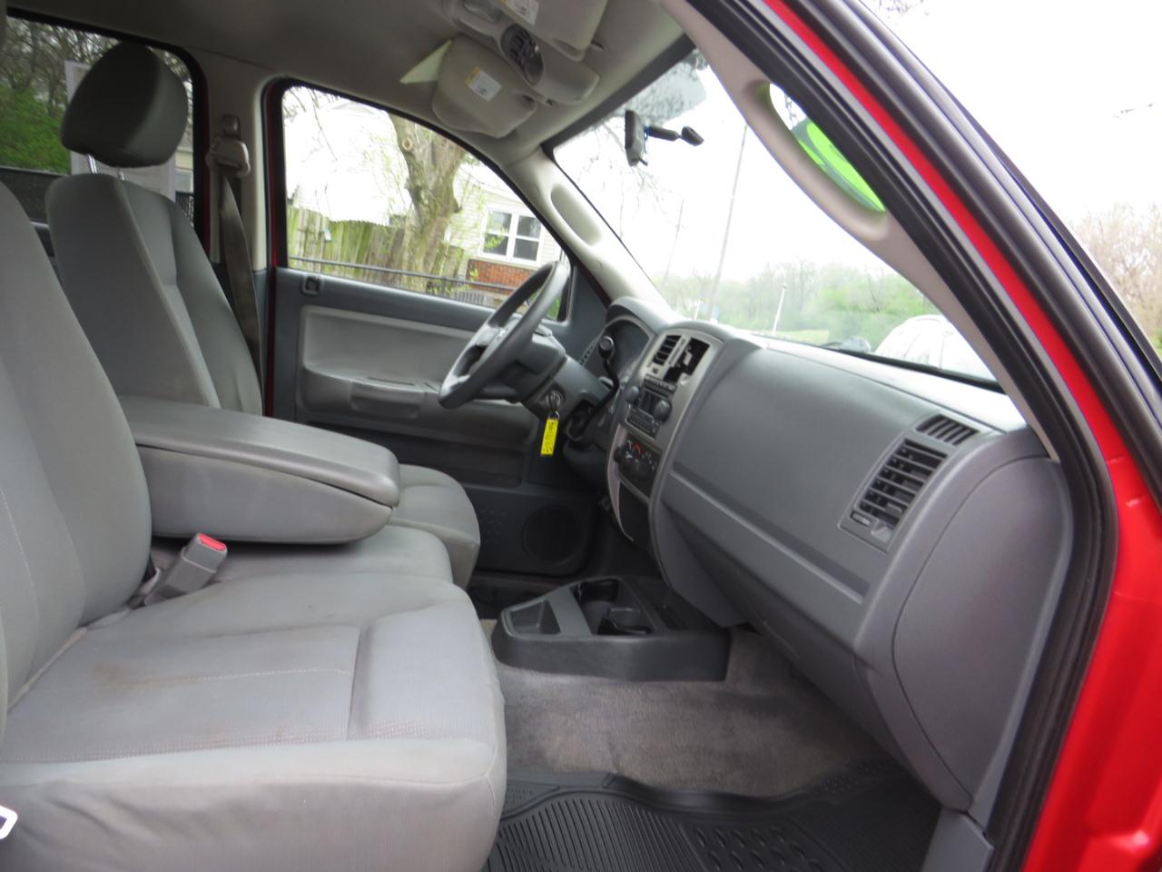 Dodge Dakota 4dr Quad Cab 131 SLT 2006