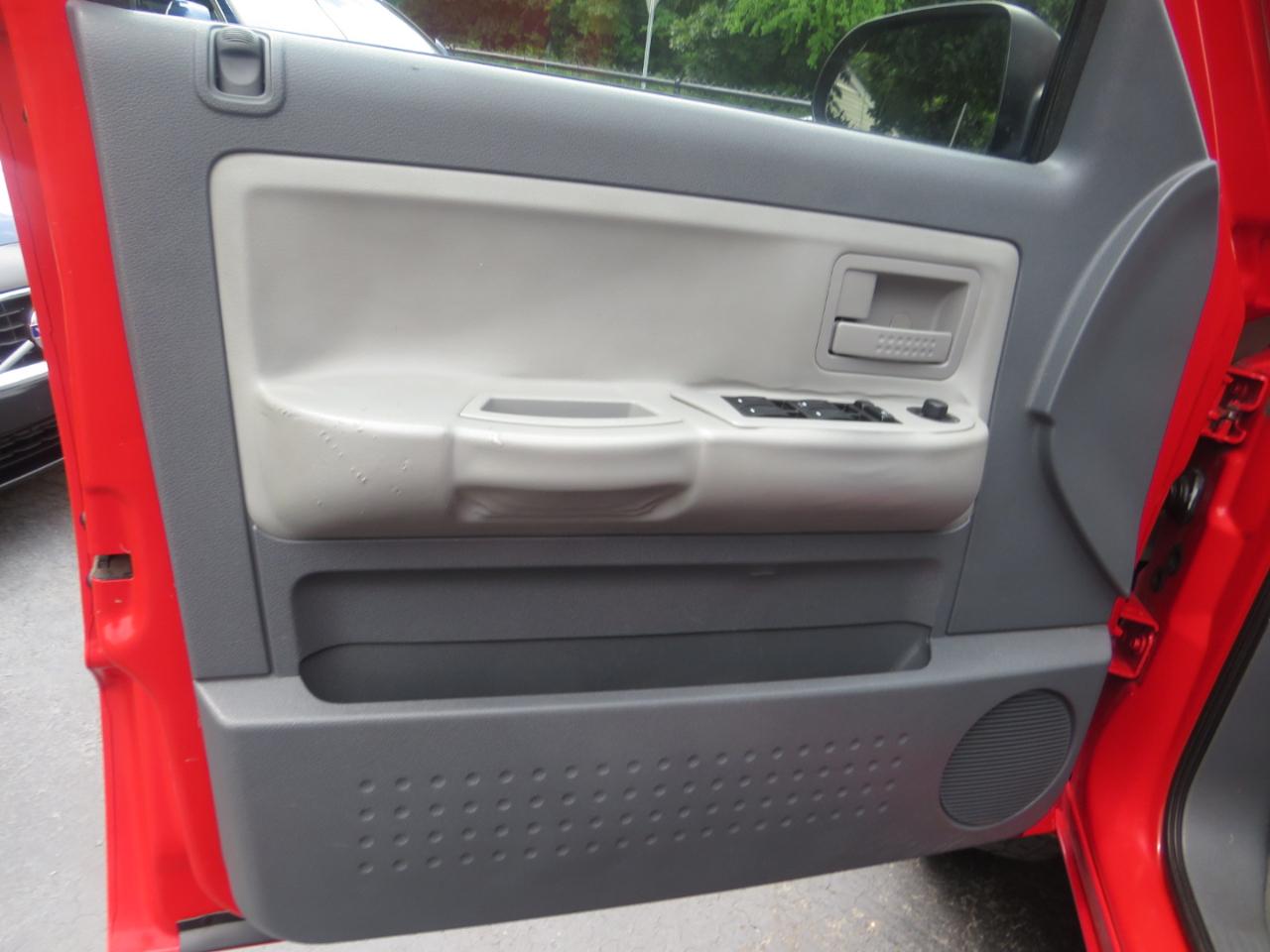 Dodge Dakota 4dr Quad Cab 131 SLT 2006