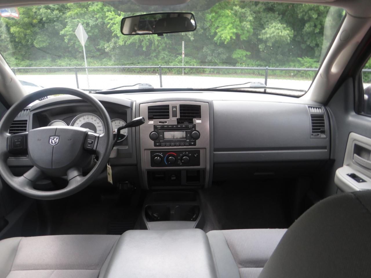 Dodge Dakota 4dr Quad Cab 131 SLT 2006
