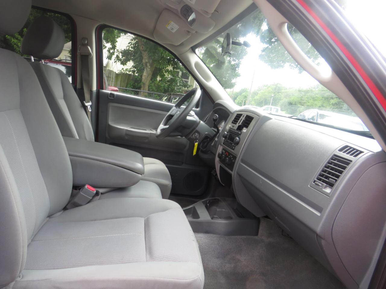 Dodge Dakota 4dr Quad Cab 131 SLT 2006