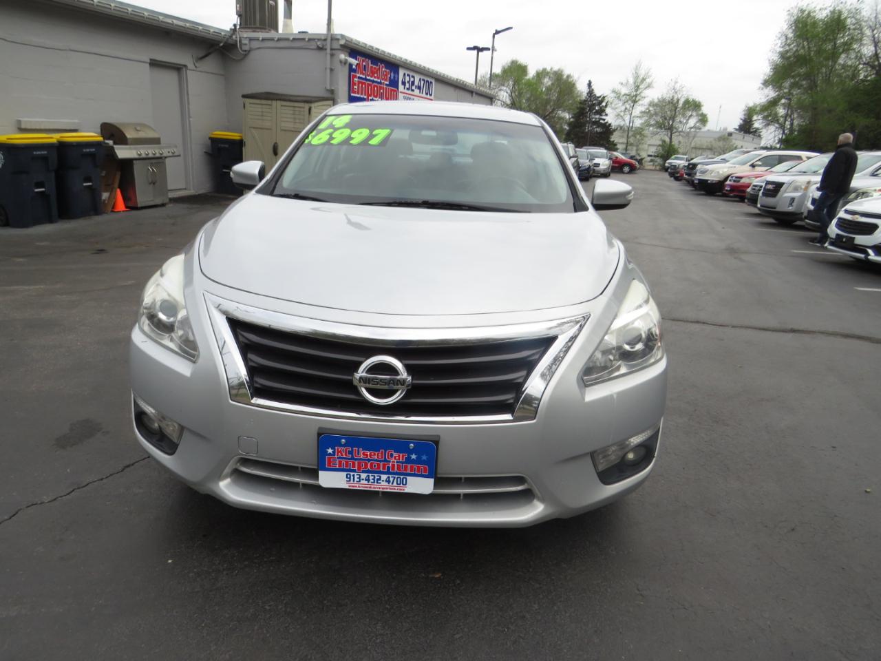 Nissan Altima 4dr Sdn I4 2.5 SL 2014