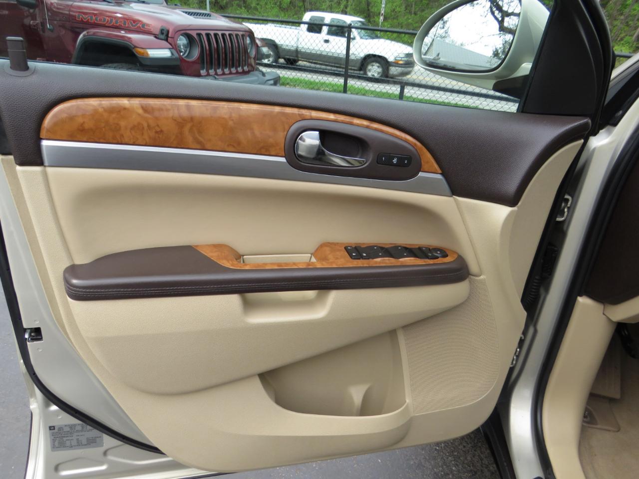 Buick Enclave AWD 4dr Leather 2012