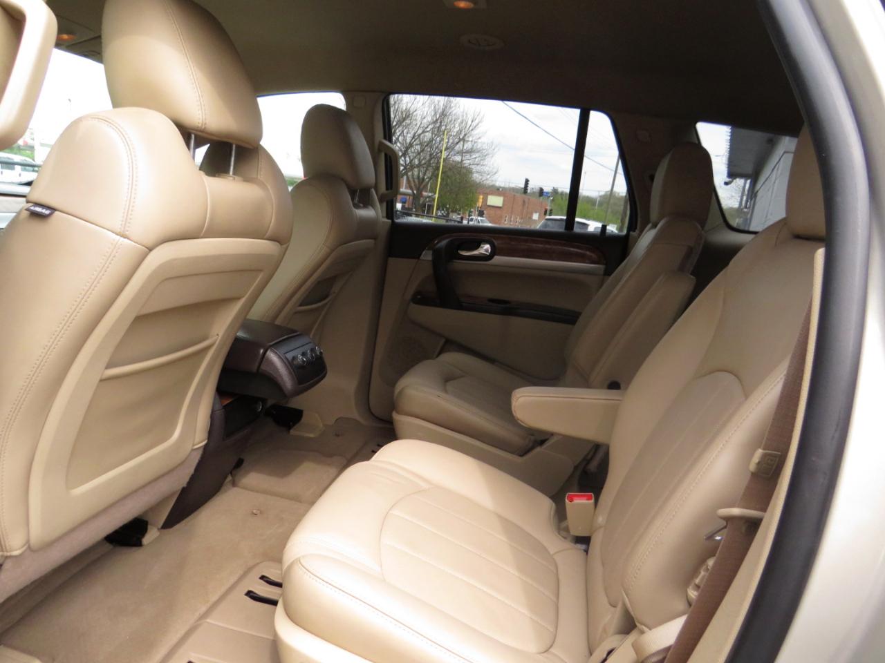 Buick Enclave AWD 4dr Leather 2012