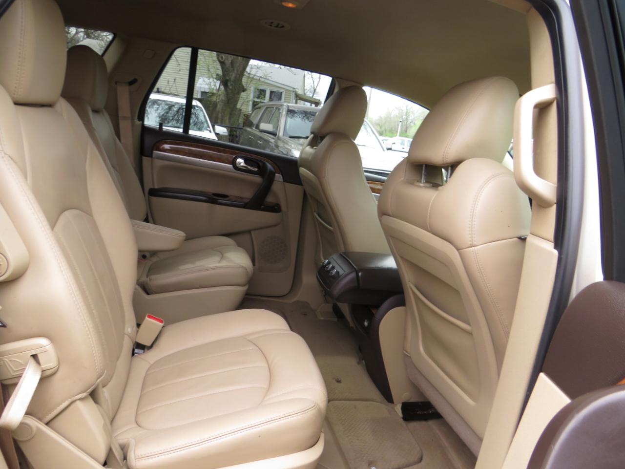 Buick Enclave AWD 4dr Leather 2012