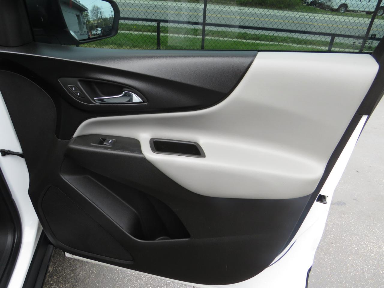 Chevrolet Equinox FWD 4dr L w/1SM 2018