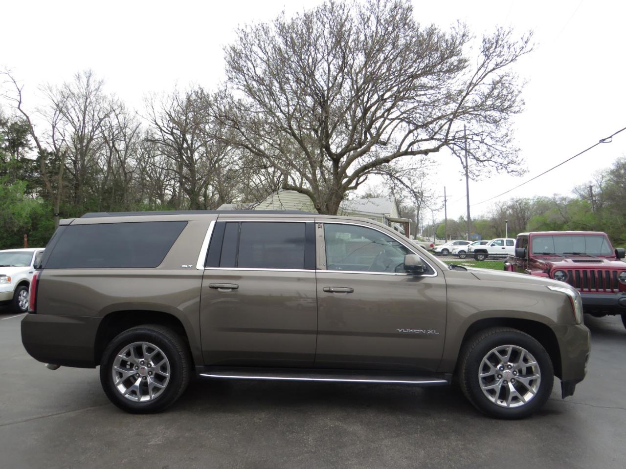 GMC Yukon XL 4WD 4dr SLT 2016