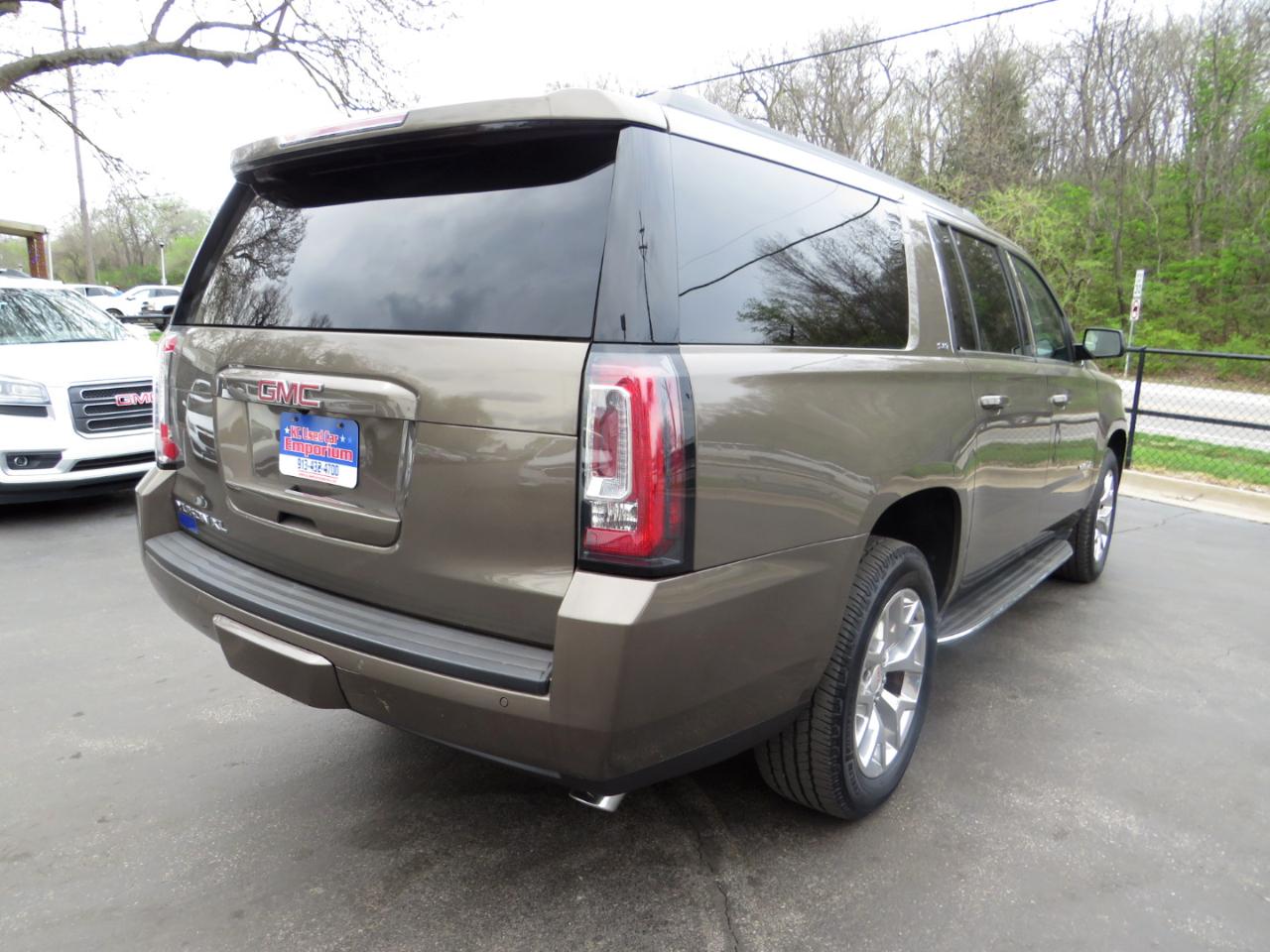 GMC Yukon XL 4WD 4dr SLT 2016