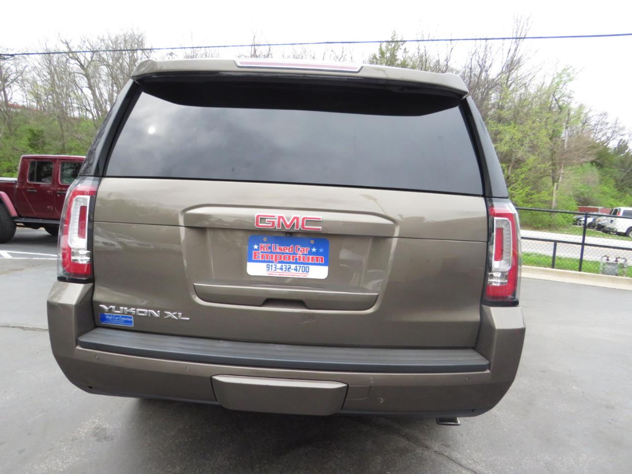 GMC Yukon XL 4WD 4dr SLT 2016