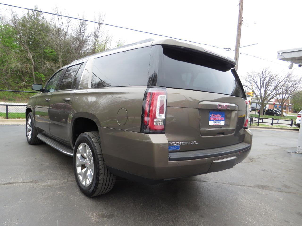 GMC Yukon XL 4WD 4dr SLT 2016