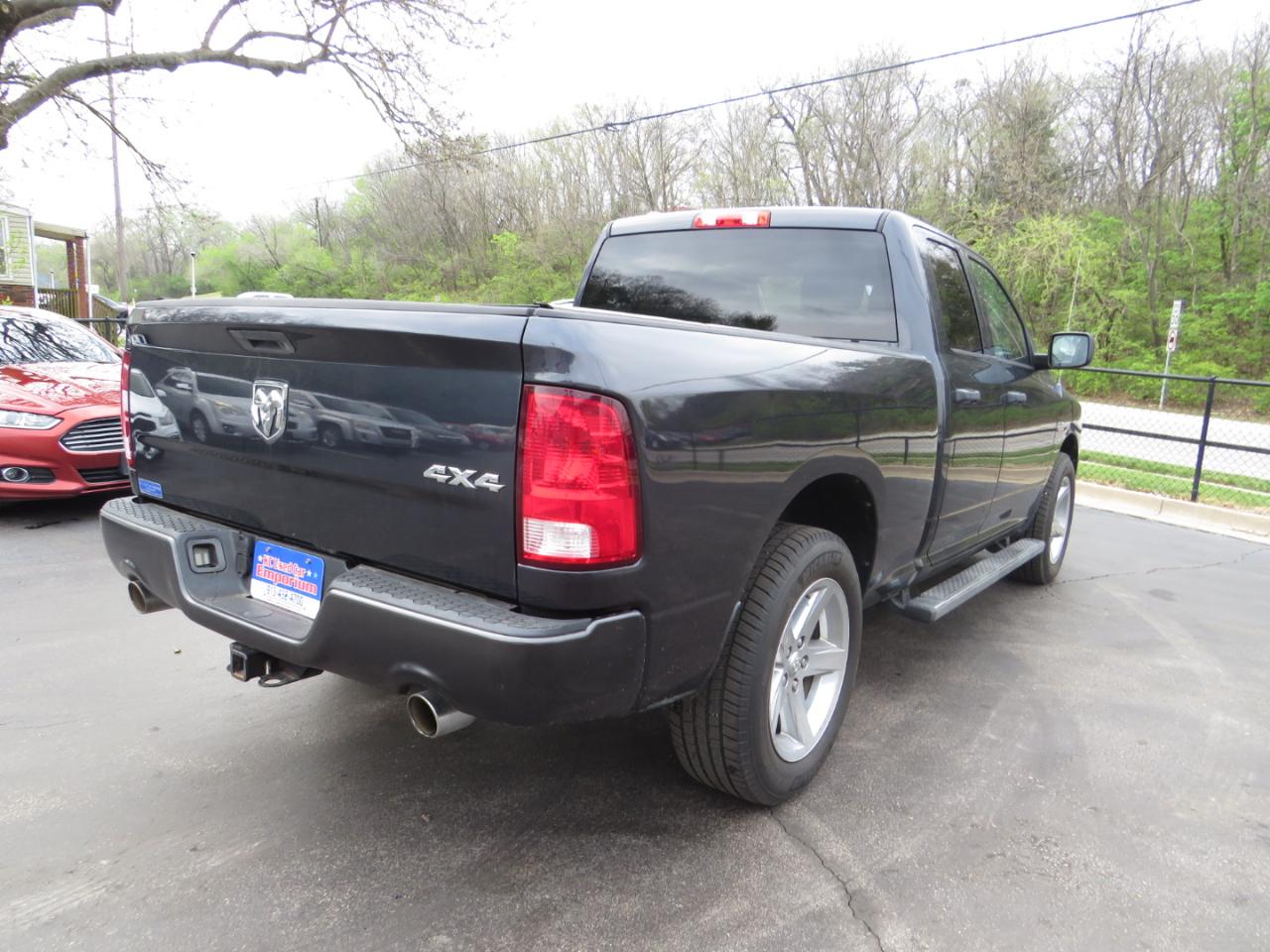 RAM 1500 4WD Quad Cab 140.5" Express 2013