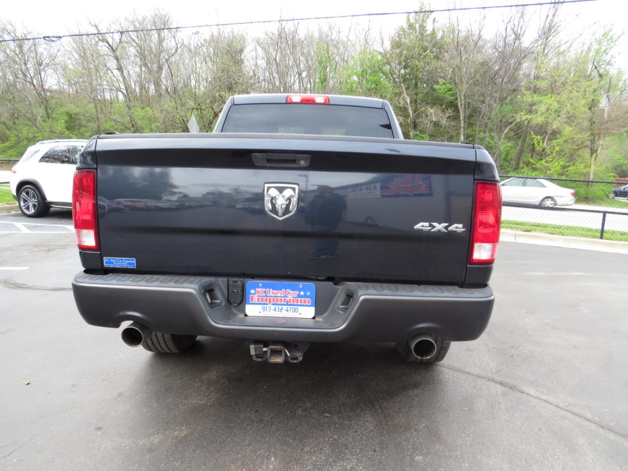 RAM 1500 4WD Quad Cab 140.5" Express 2013
