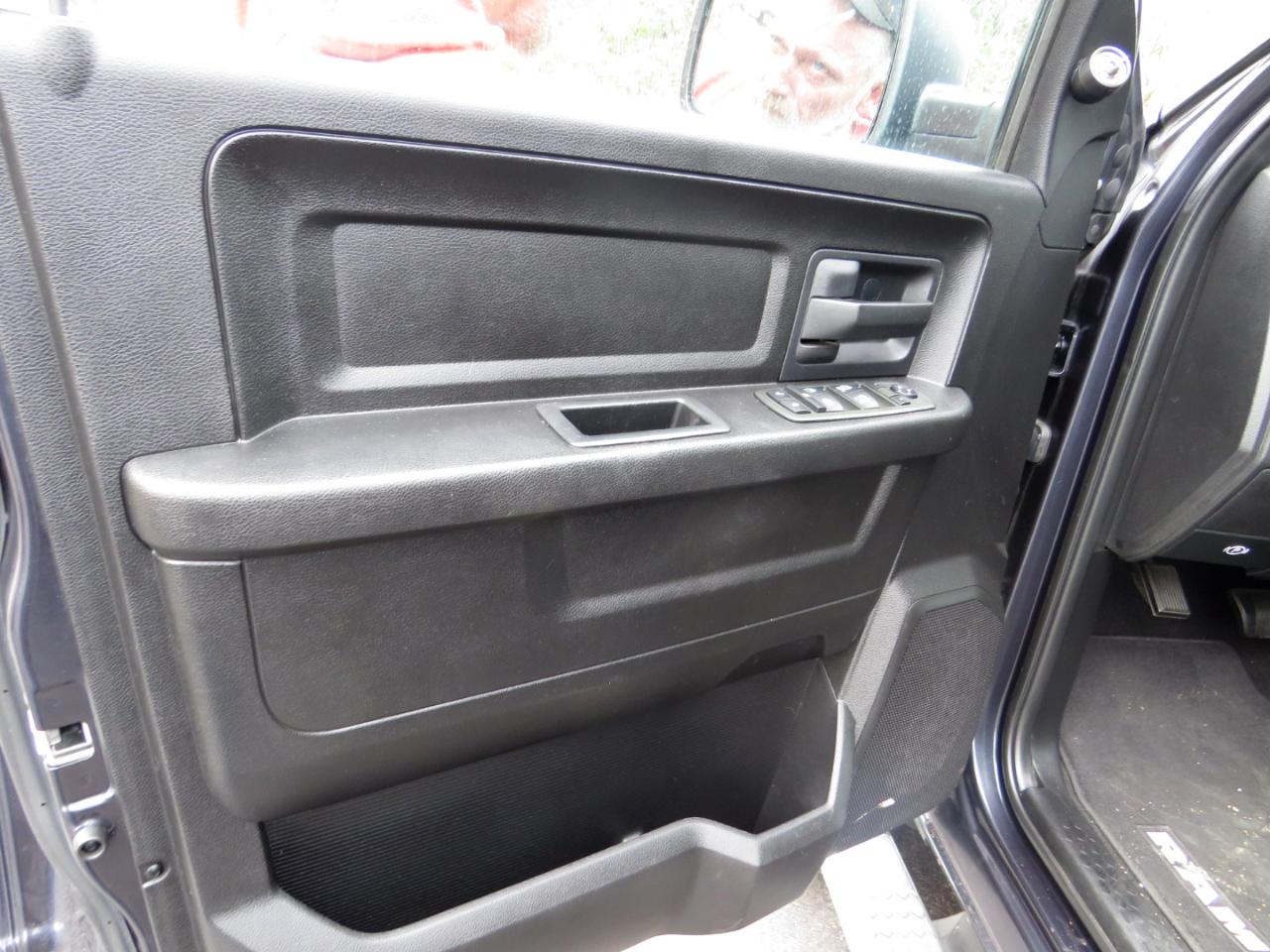 RAM 1500 4WD Quad Cab 140.5" Express 2013