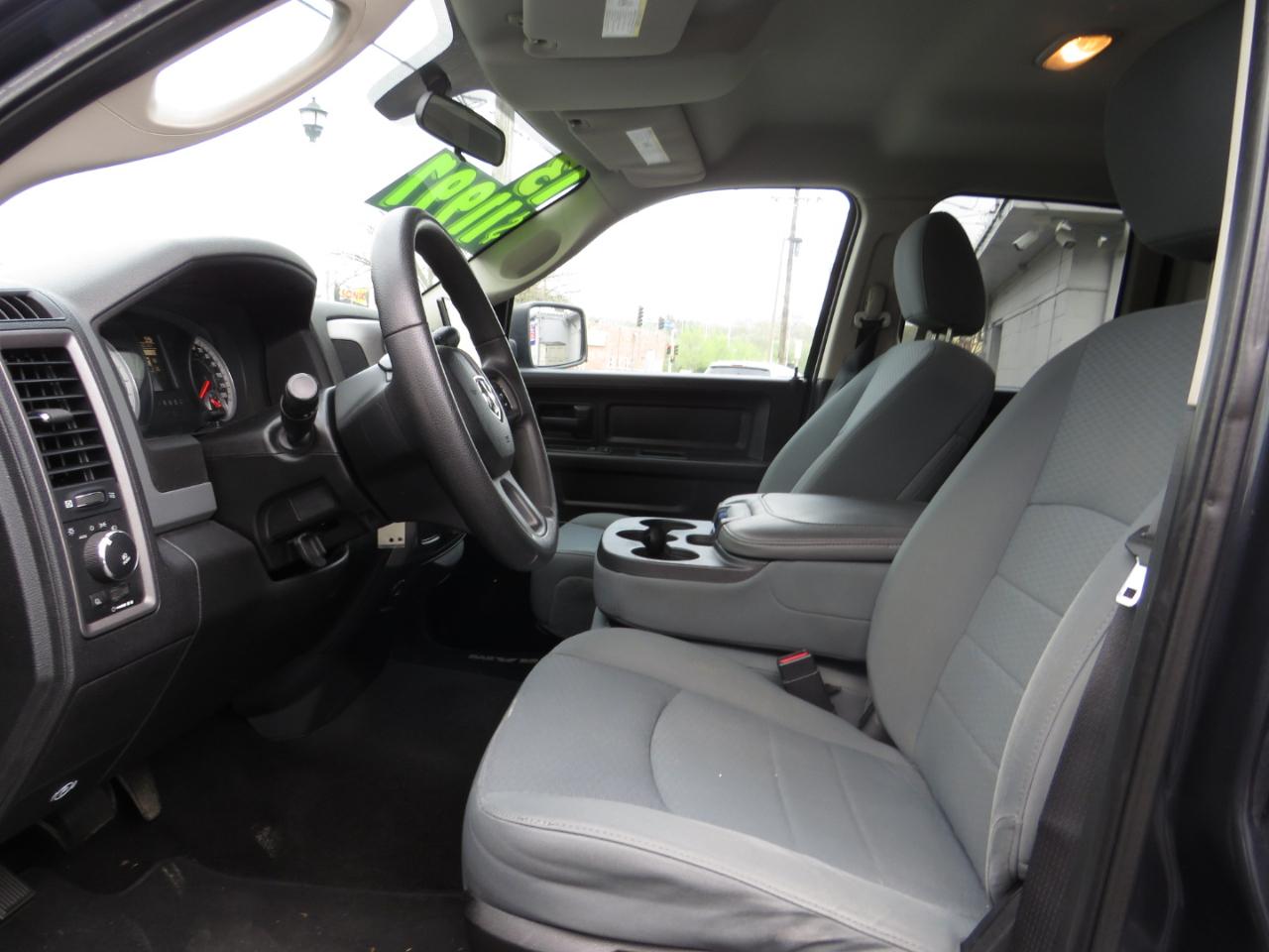 RAM 1500 4WD Quad Cab 140.5" Express 2013