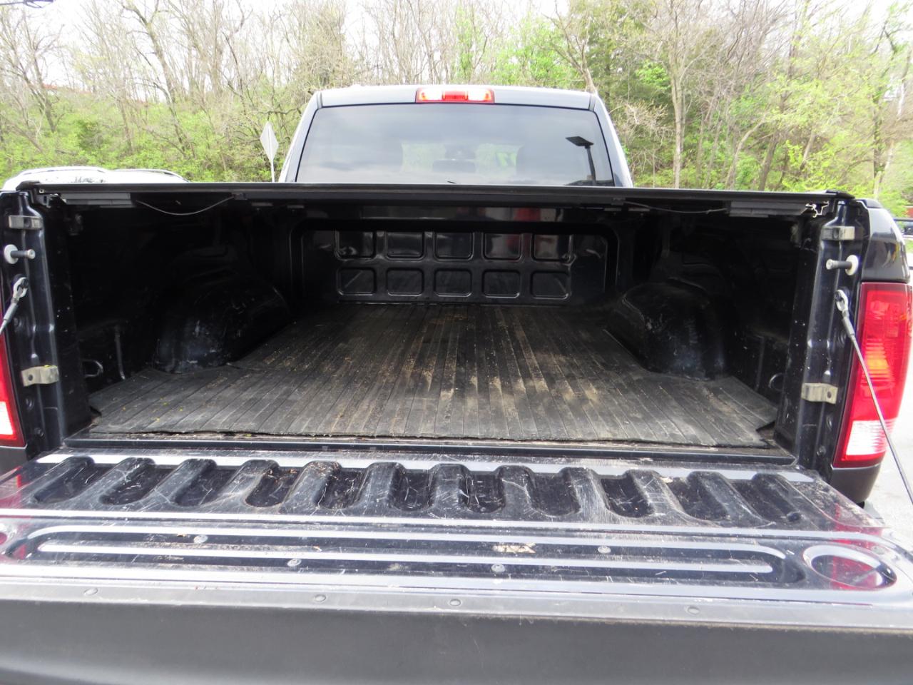 RAM 1500 4WD Quad Cab 140.5" Express 2013
