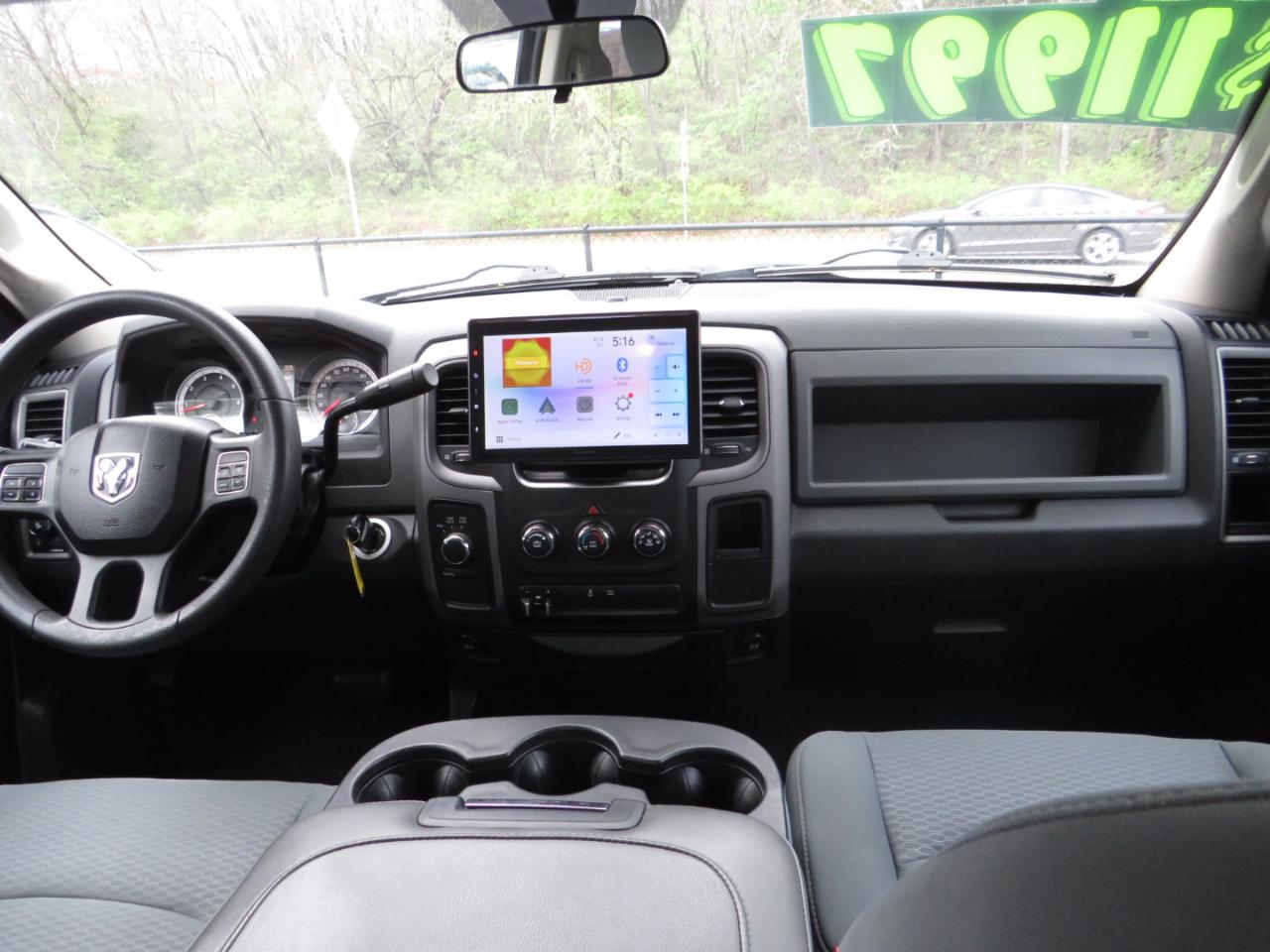 RAM 1500 4WD Quad Cab 140.5" Express 2013