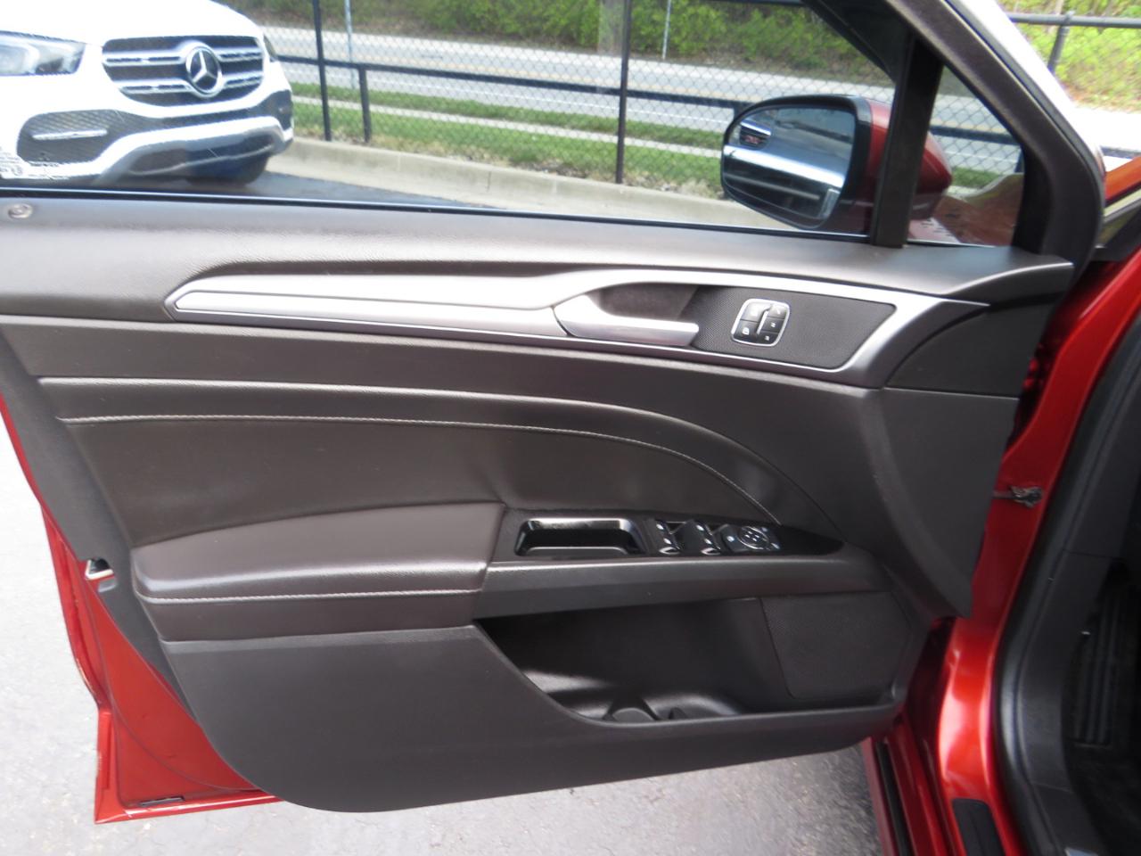 Ford Fusion 4dr Sdn Titanium FWD 2014