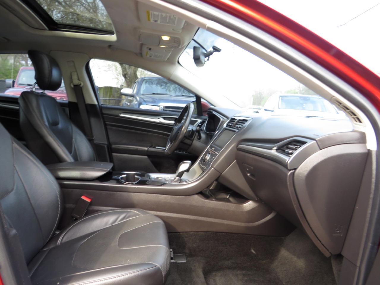 Ford Fusion 4dr Sdn Titanium FWD 2014