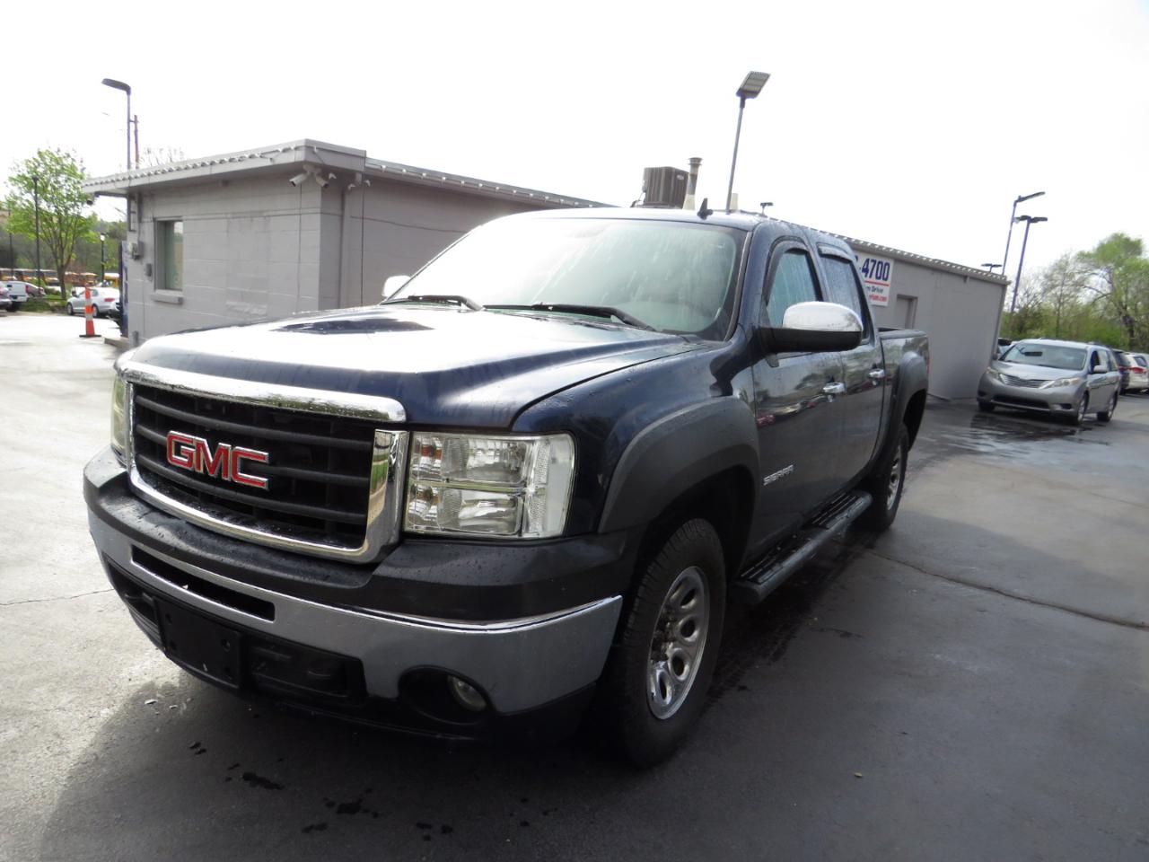 GMC Sierra 1500 4WD Crew Cab 143.5" SL 2011