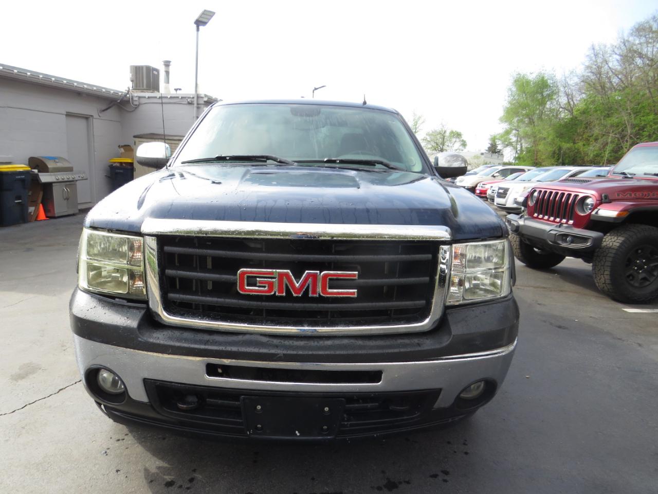 GMC Sierra 1500 4WD Crew Cab 143.5" SL 2011
