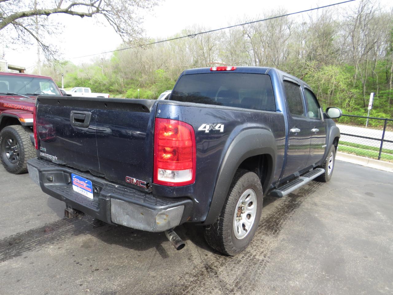 GMC Sierra 1500 4WD Crew Cab 143.5" SL 2011