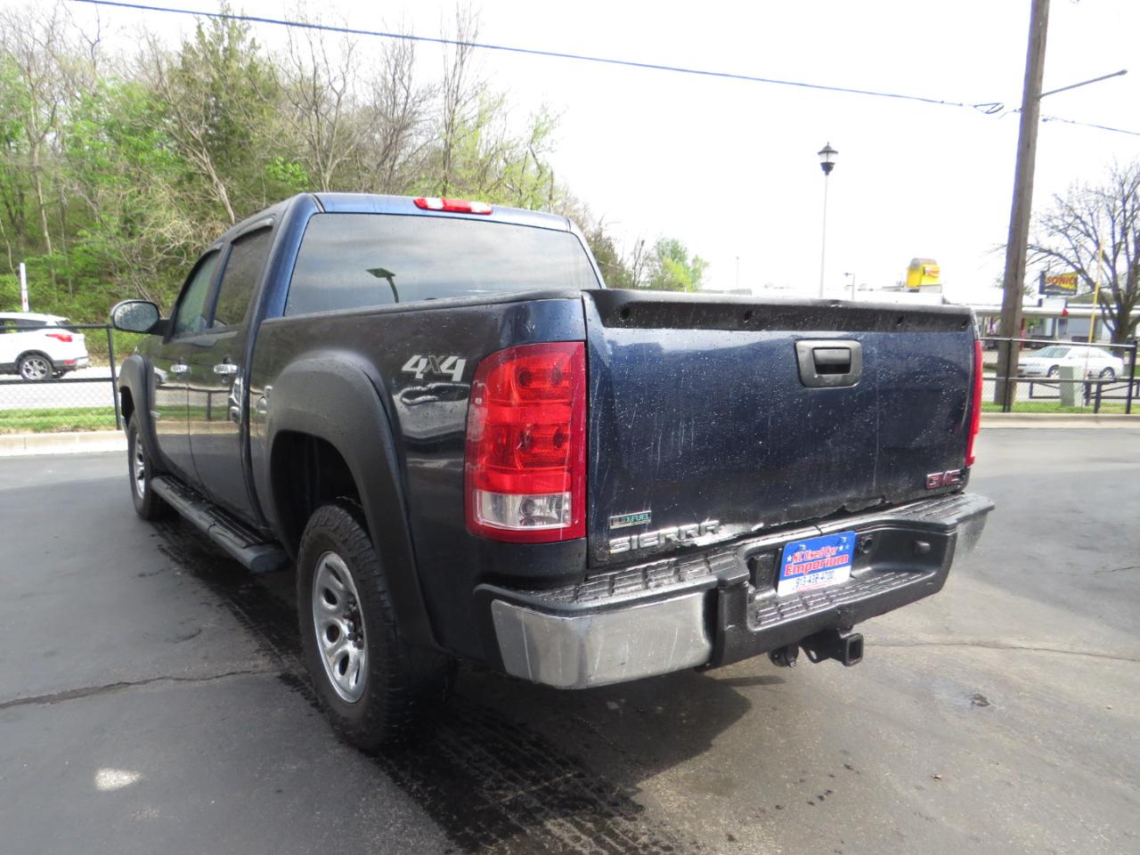 GMC Sierra 1500 4WD Crew Cab 143.5" SL 2011