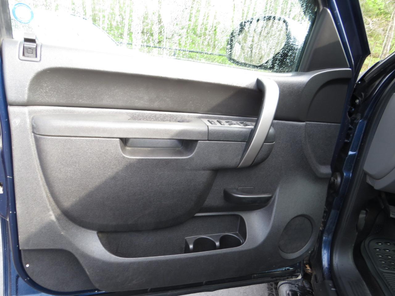 GMC Sierra 1500 4WD Crew Cab 143.5" SL 2011