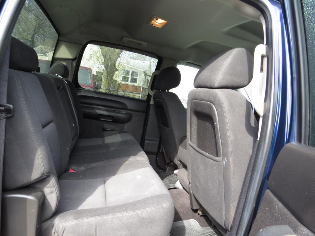 GMC Sierra 1500 4WD Crew Cab 143.5" SL 2011