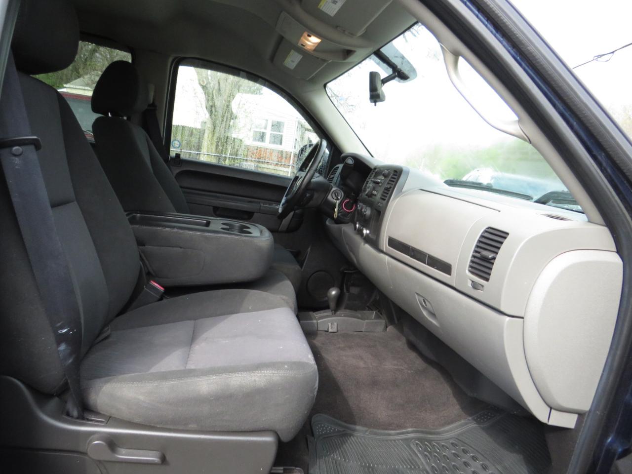 GMC Sierra 1500 4WD Crew Cab 143.5" SL 2011