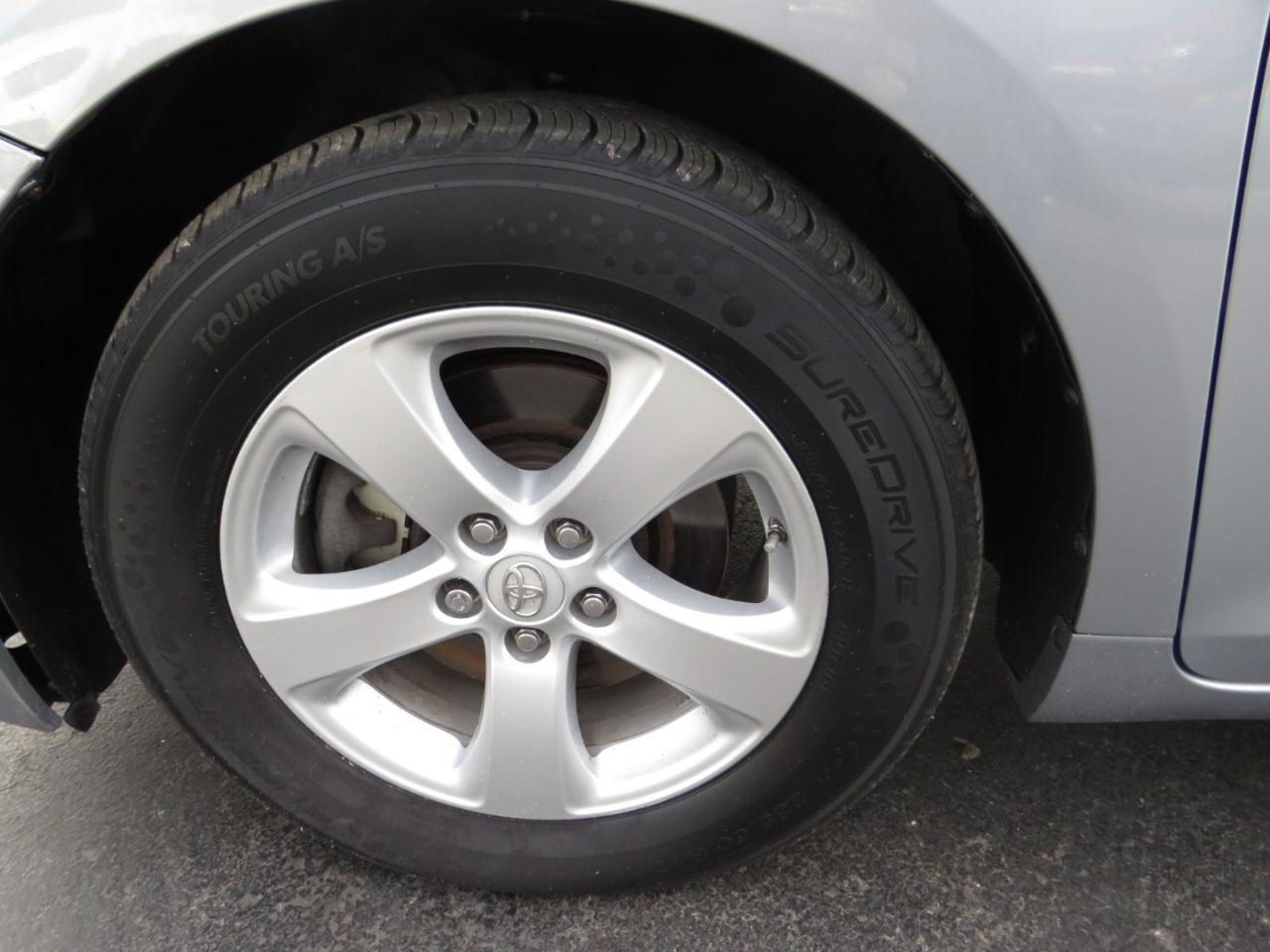 Toyota Sienna 5dr 8-Pass Van LE FWD (Natl) 2015