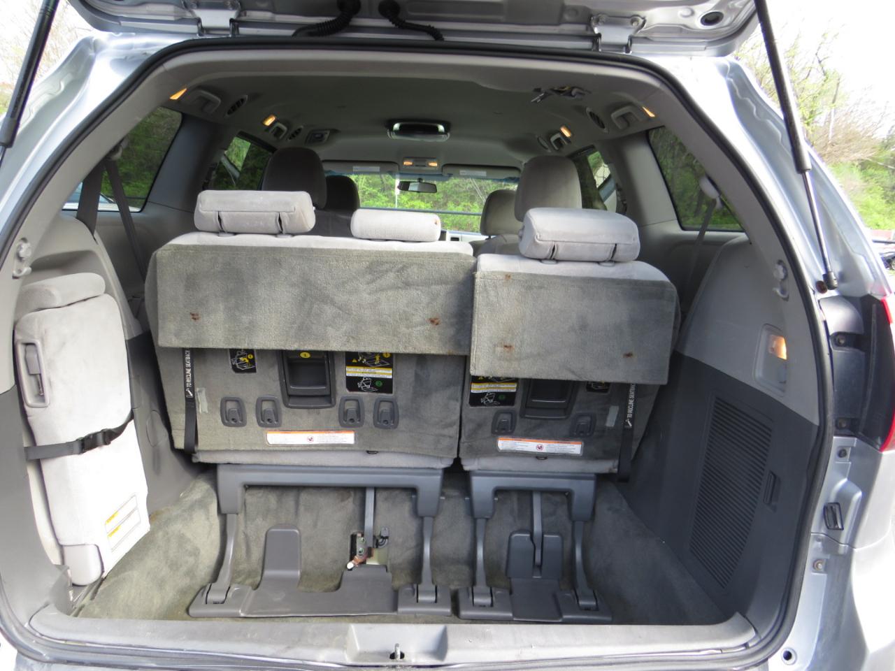 Toyota Sienna 5dr 8-Pass Van LE FWD (Natl) 2015