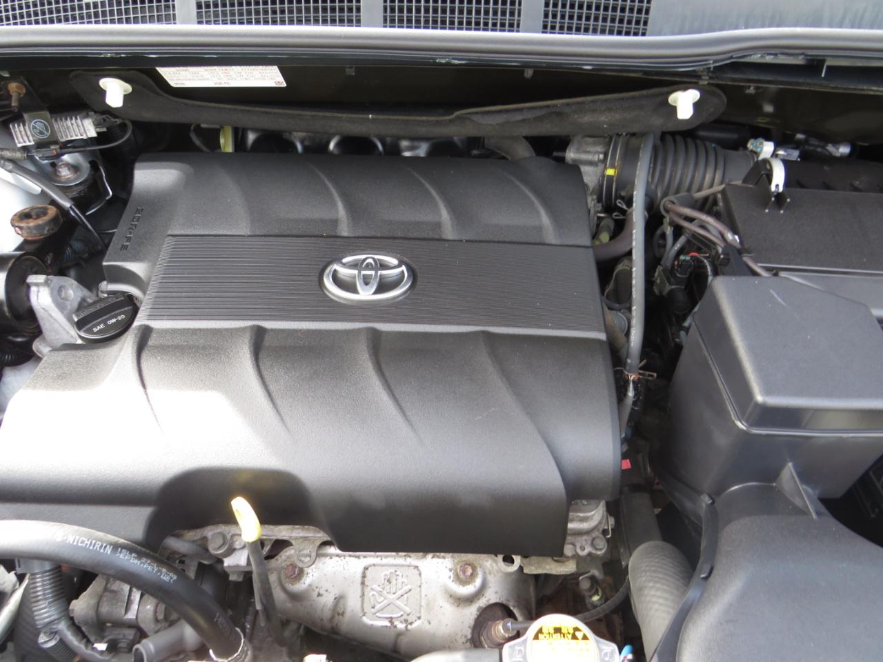 Toyota Sienna 5dr 8-Pass Van LE FWD (Natl) 2015