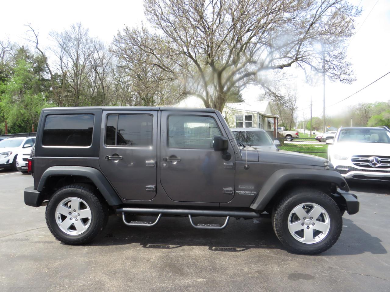 Jeep Wrangler Unlimited 4WD 4dr Sport 2014