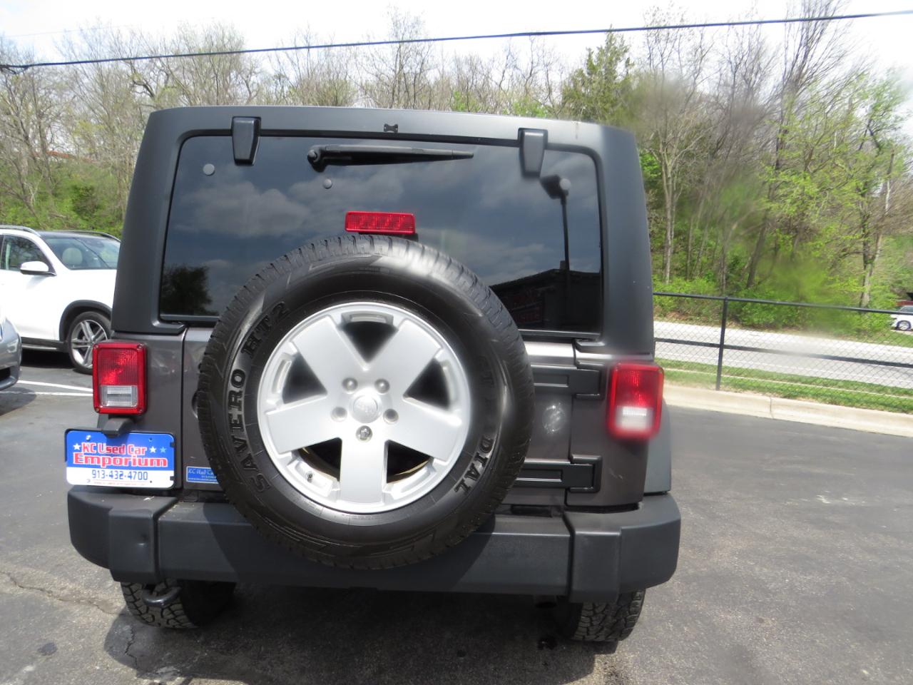 Jeep Wrangler Unlimited 4WD 4dr Sport 2014