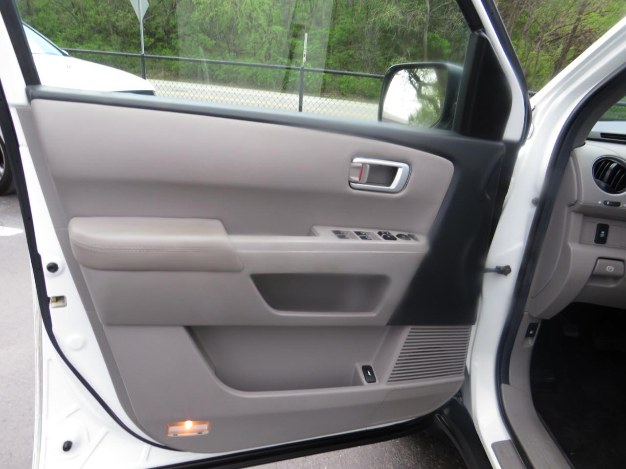 Honda Pilot 2WD 4dr EX-L w/Navi 2012