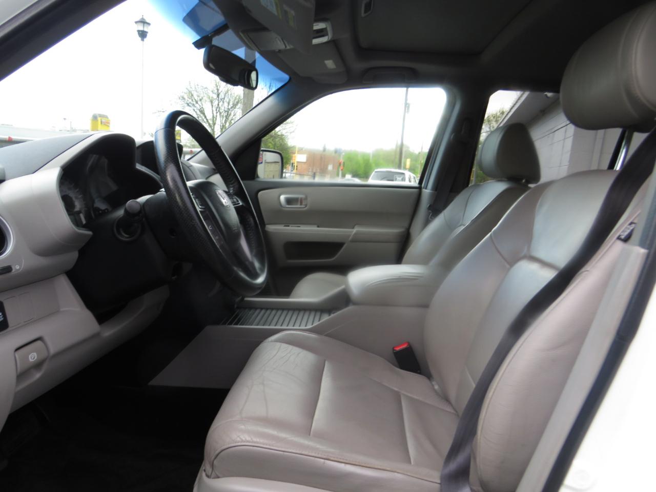 Honda Pilot 2WD 4dr EX-L w/Navi 2012