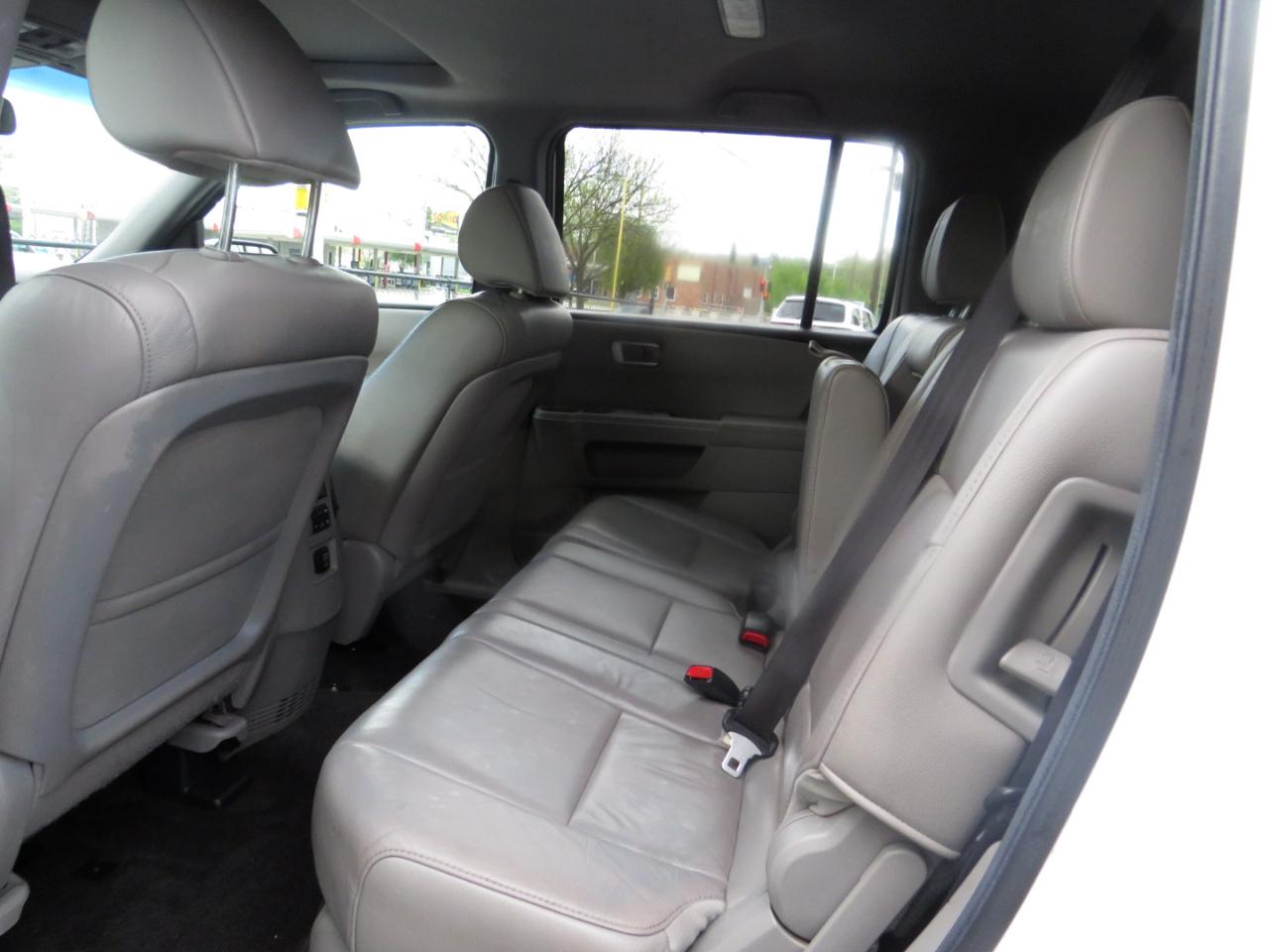 Honda Pilot 2WD 4dr EX-L w/Navi 2012