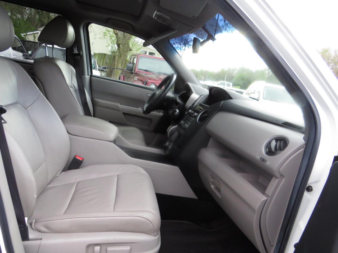 Honda Pilot 2WD 4dr EX-L w/Navi 2012