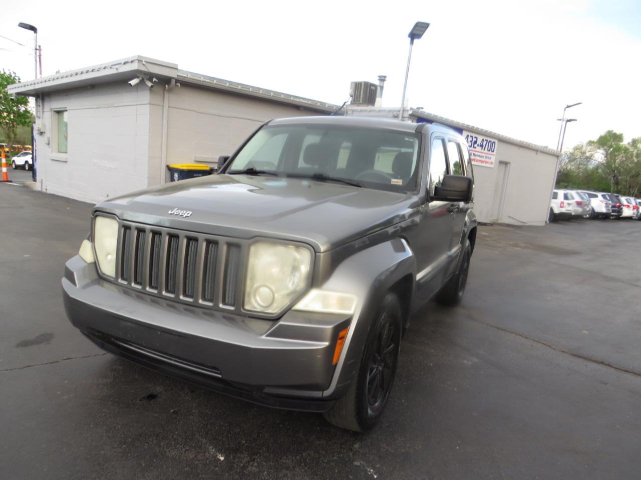 Jeep Liberty RWD 4dr Sport 2012