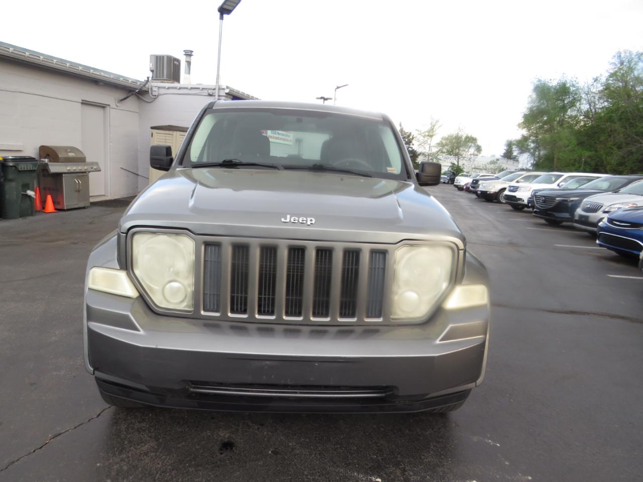 Jeep Liberty RWD 4dr Sport 2012