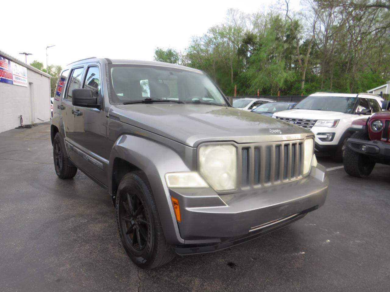 Jeep Liberty RWD 4dr Sport 2012