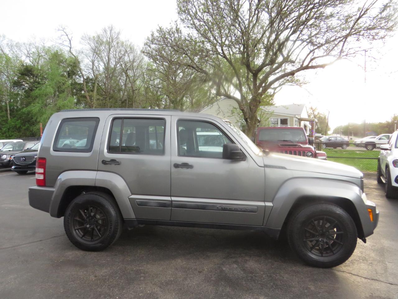 Jeep Liberty RWD 4dr Sport 2012