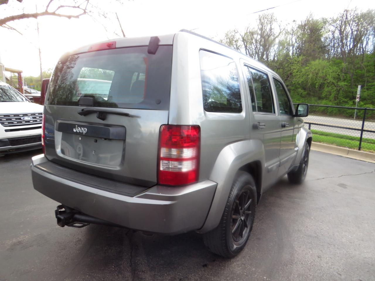 Jeep Liberty RWD 4dr Sport 2012