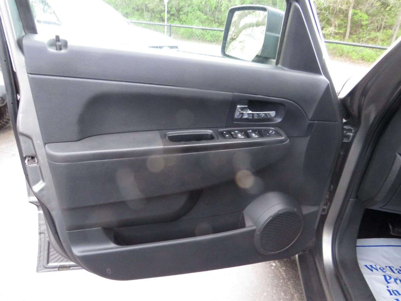 Jeep Liberty RWD 4dr Sport 2012