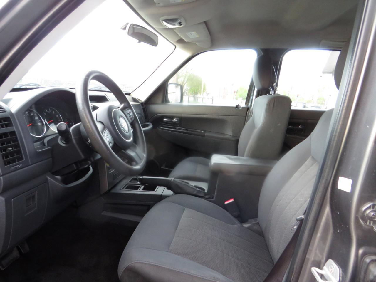 Jeep Liberty RWD 4dr Sport 2012