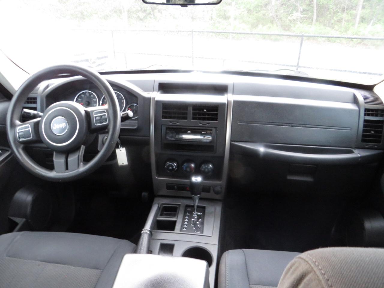 Jeep Liberty RWD 4dr Sport 2012