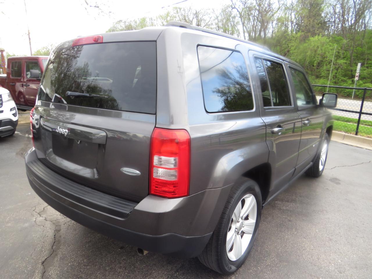 Jeep Patriot FWD 4dr Latitude 2016
