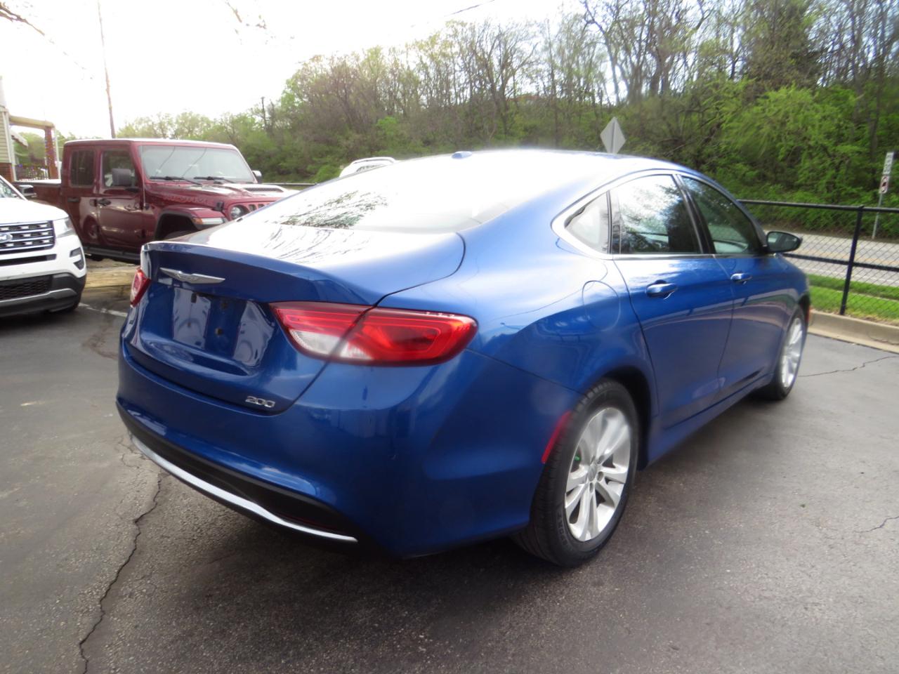 Chrysler 200 4dr Sdn Limited FWD 2015