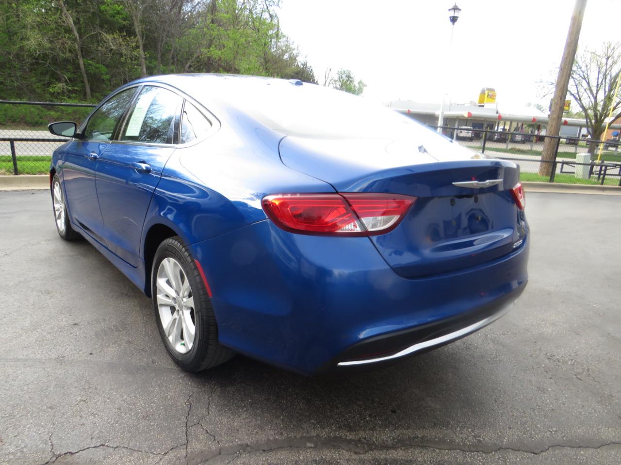 Chrysler 200 4dr Sdn Limited FWD 2015