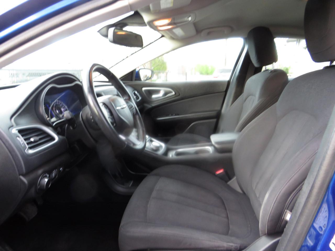 Chrysler 200 4dr Sdn Limited FWD 2015